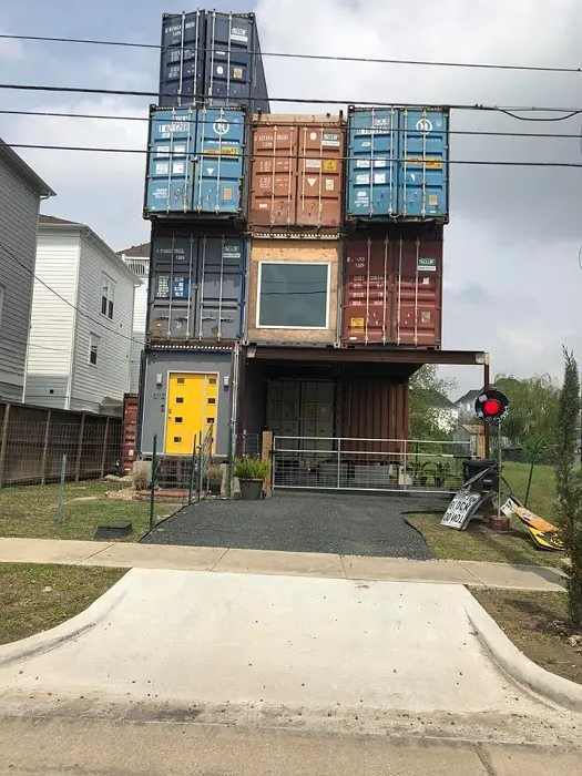 Un homme utilise 11 conteneurs maritimes pour construire la maison de ses rêves - regardez à l'intérieur