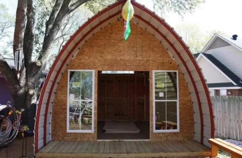 Construisez une petite maison en forme d'arc pour seulement 1320 euros